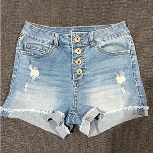 No boundaries Jean shorts
